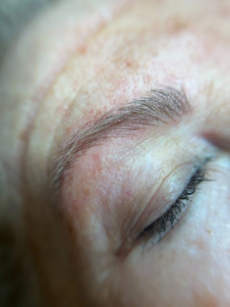 Pelo a pelo — resultado natural Resultado micropigmentación cejas pelo a pelo natural Mallorca